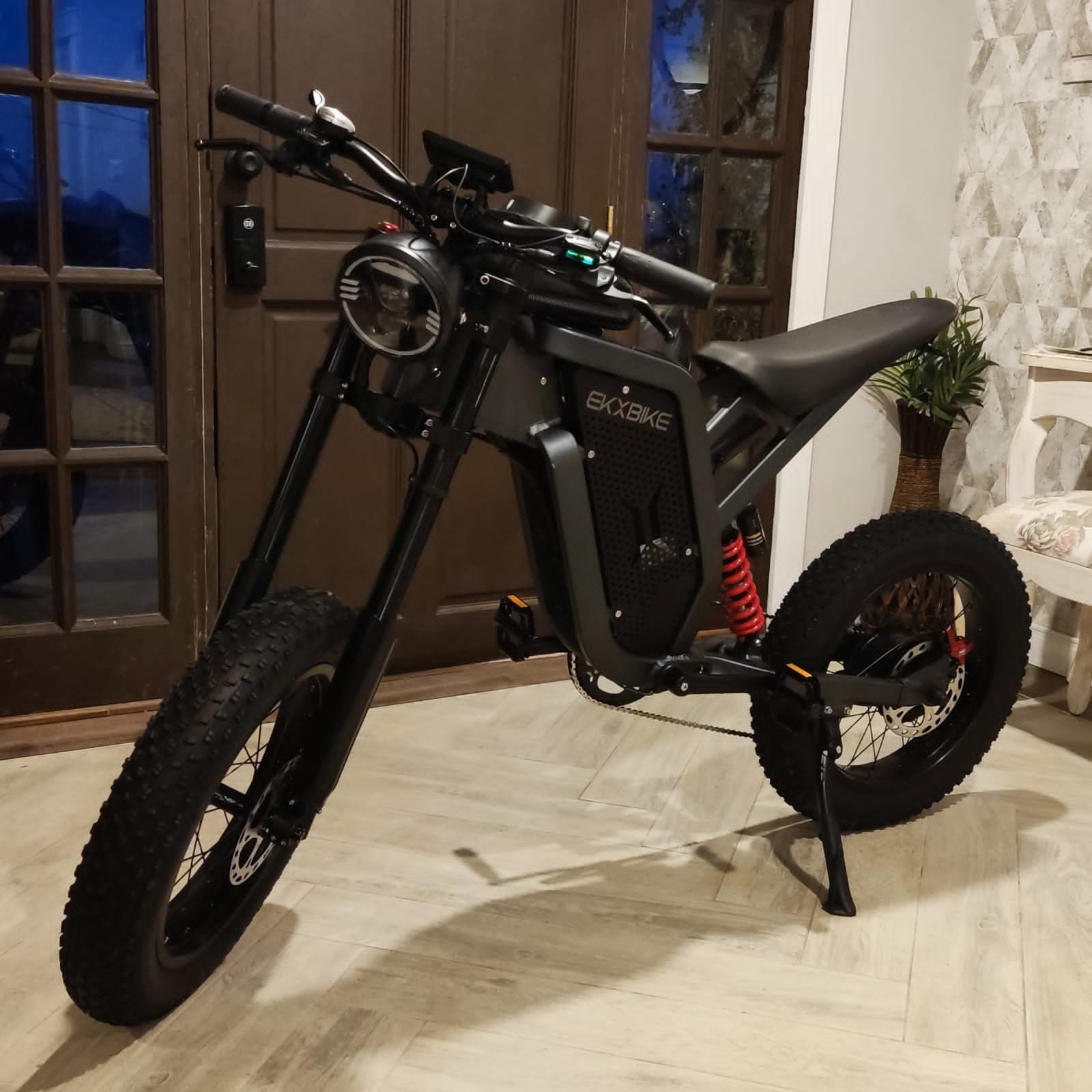 Click to view full screen EKX X21 Fat Tire Electric Bike photo review